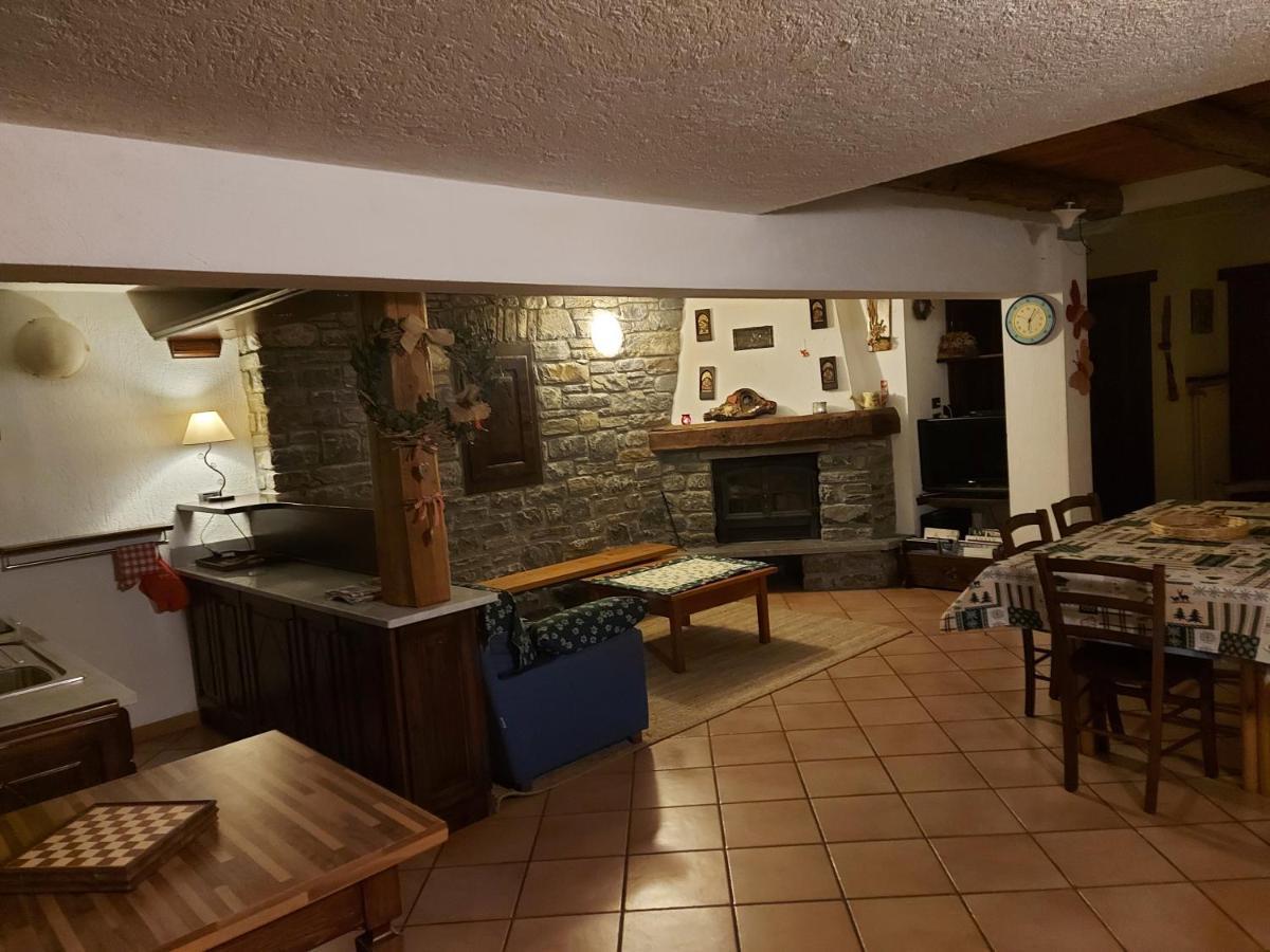 La Taverna Alloggio Ad Uso Turistico - Vda -Sarre - Cir- 0073 Aosta Exterior foto